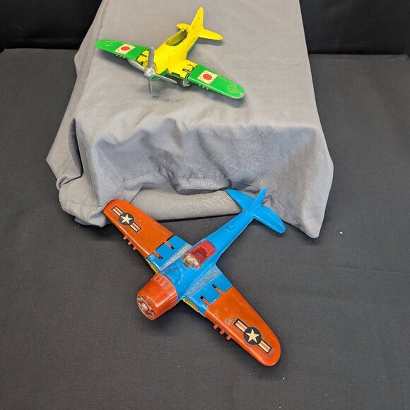 2 Vintage WWII Hubley Fighter Air Planes Retractable Gear Die Cast Toy USA